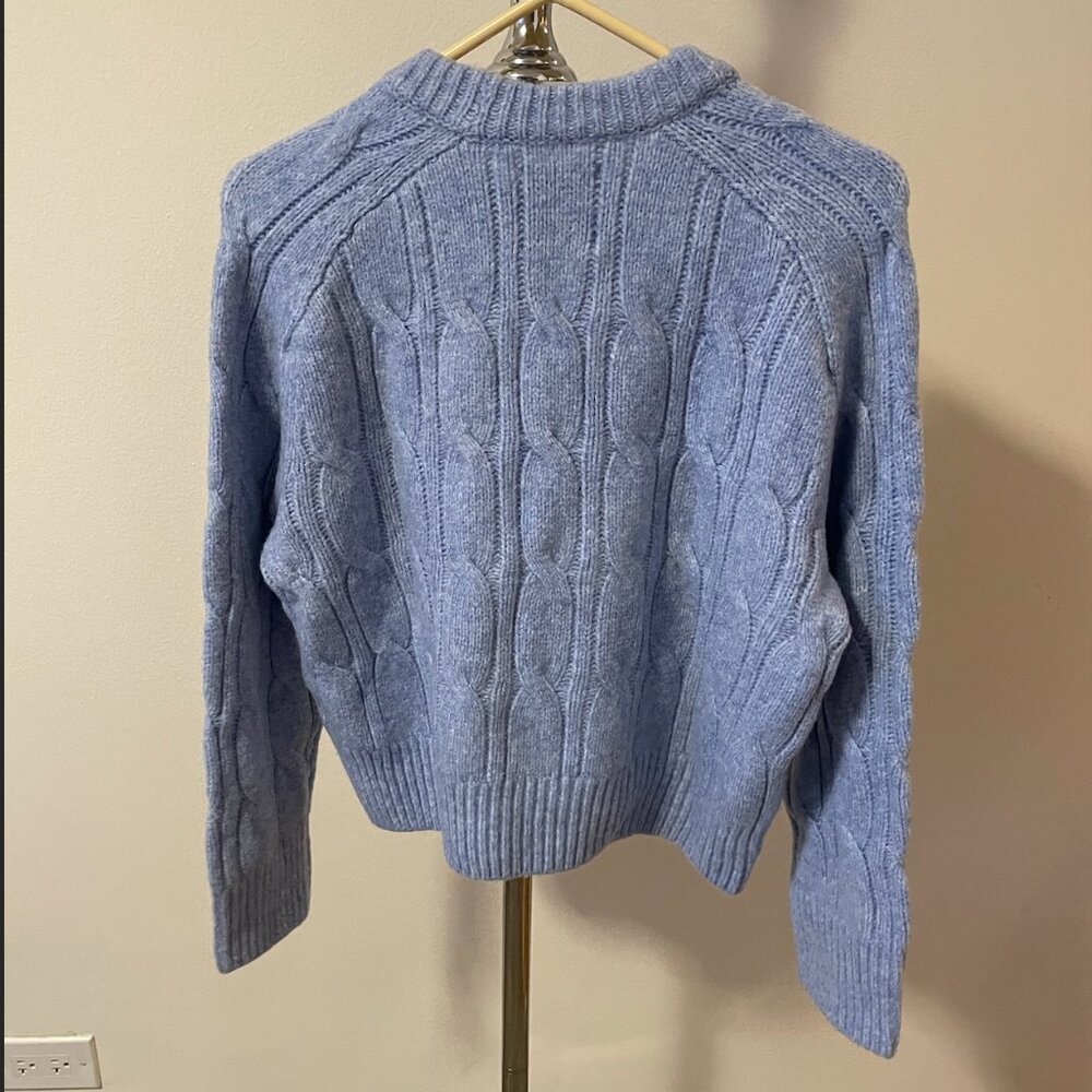 NWT ABERCROMBIE WOMEN'S A&F MADELINE CABLE CREW SWEATER--LIGHT BLUE--XS - Picture 3 of 6